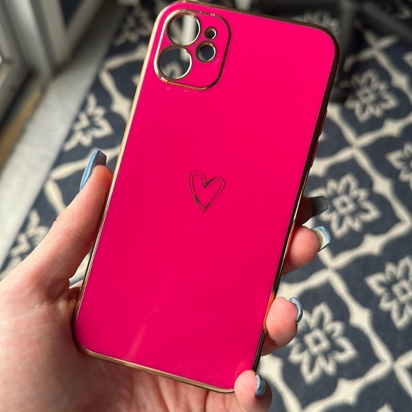 iPhone 11 phone case - Picture 1 of 4